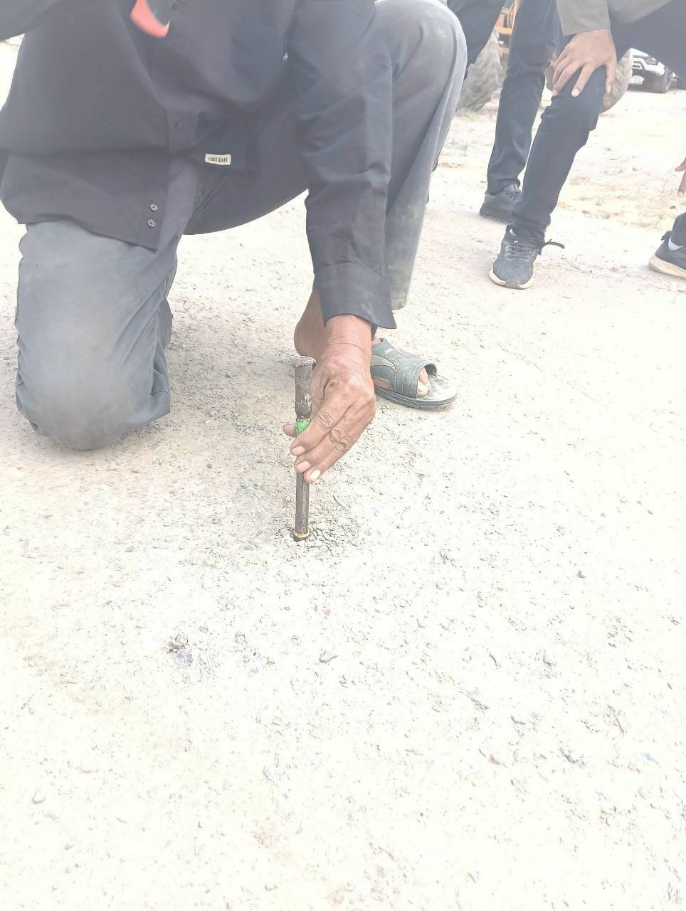 title - วันที่ 17 มีนาคม 2569 นายวิทูล ประดิษฐบุญ ปฏิรูปที่ดินจังหวัดปราจีนบุรี  มอบหมายให้ นายเชวงศักดิ์ อะปะมาตร ผู้อำนวยการกลุ่มงานช่างและแผนที่  นางรักษ์หทัยรัตน์ เมทนีกรชัย หัวหน้าฝ่ายบริหาร และเจ้าหน้าที่ ส.ป.ก.ปราจีนบุรี ลงพื้นที่ตรวจรับงานก่อสร้างถนนสายซอยในแปลงเกษตรกรรม ในเขตปฏิรูปที่ดิน ให้แก่เกษตรกรผู้ไร้ที่ดินทำกิน